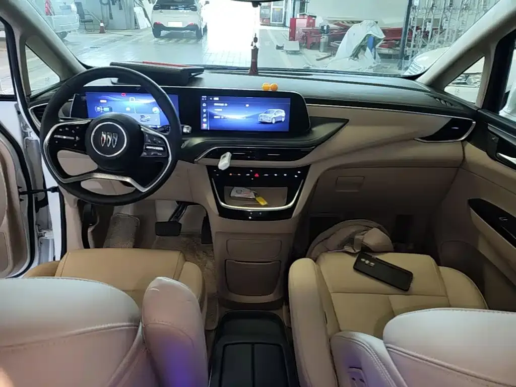 Buick GL8 Hybrid — фото 2