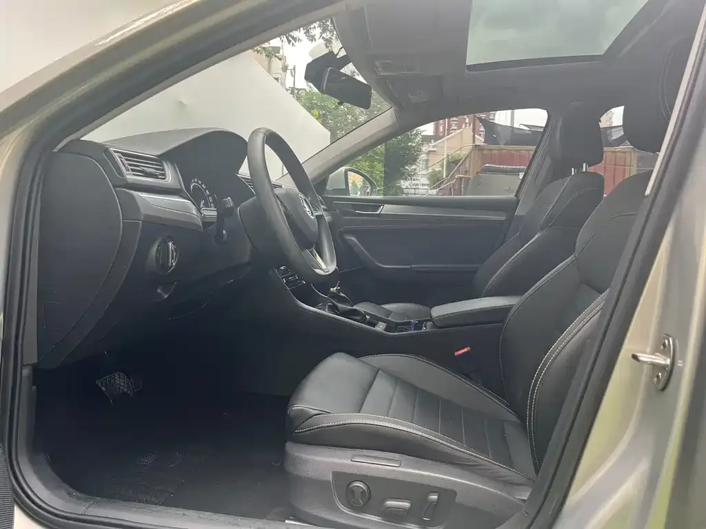 Skoda Superb 2022 из CN, фото 8