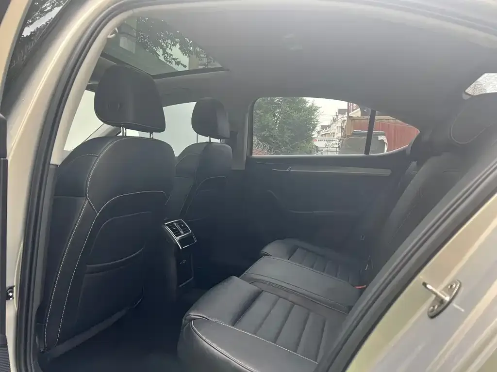 Skoda Superb 2022 из CN, фото 3