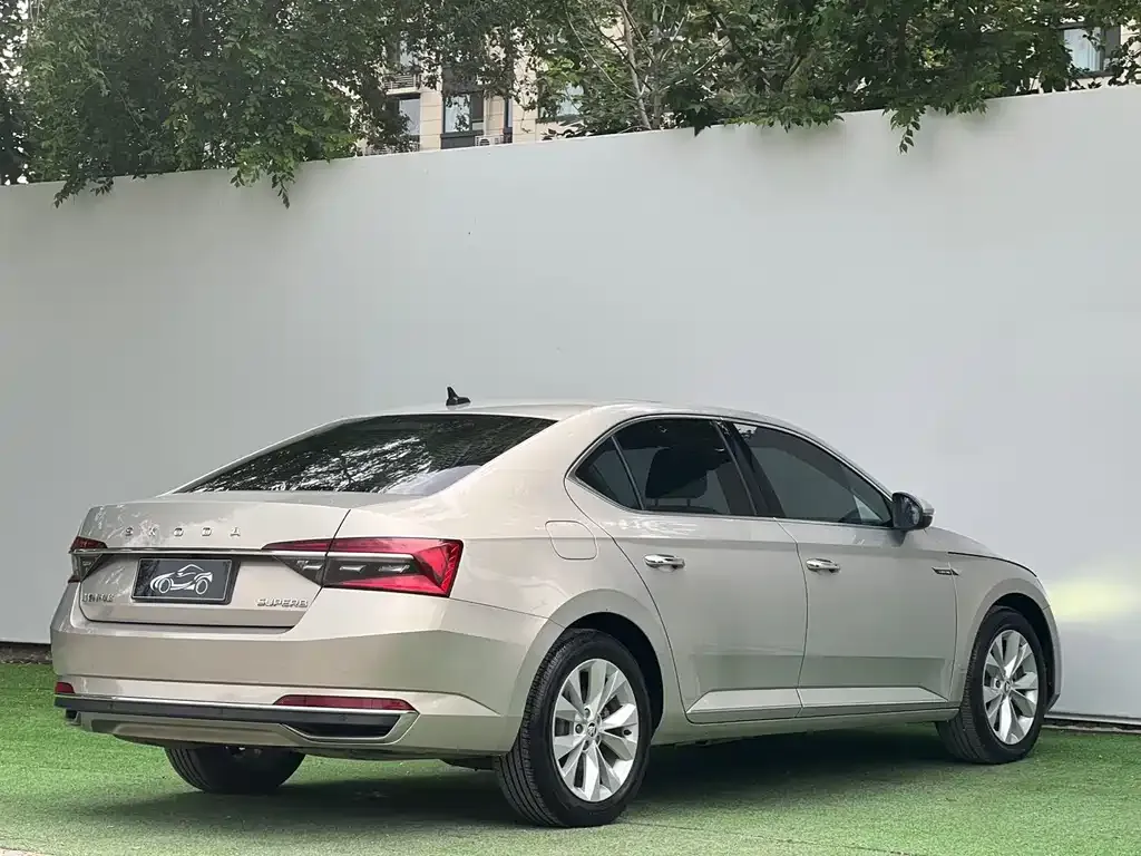Skoda Superb 2022 из CN, фото 9