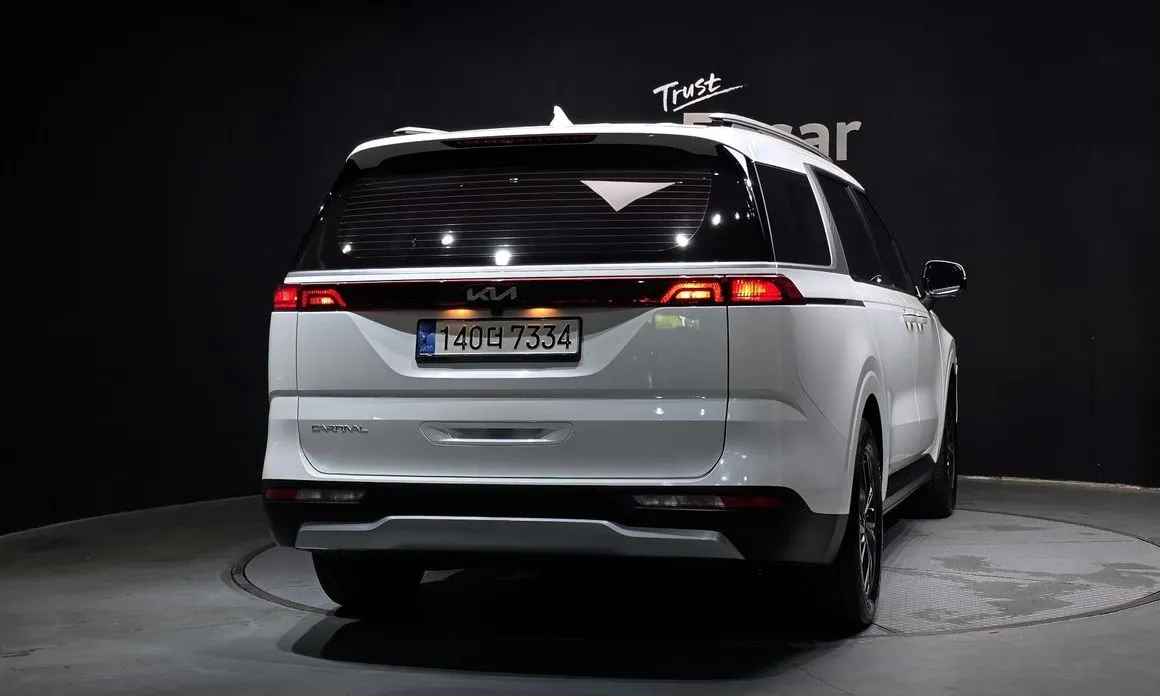 Kia Carnival — фото 4
