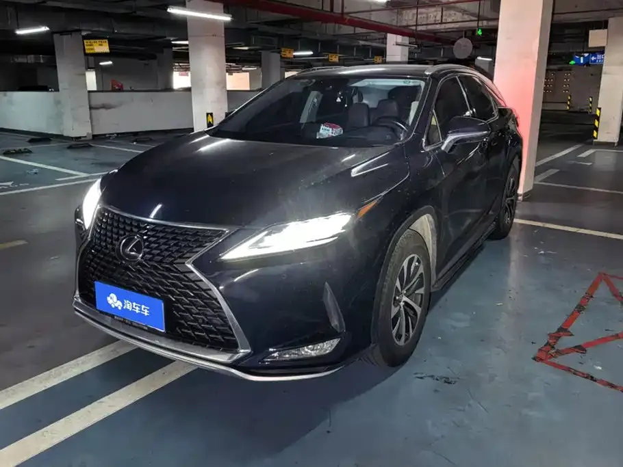Lexus RX — фото 1