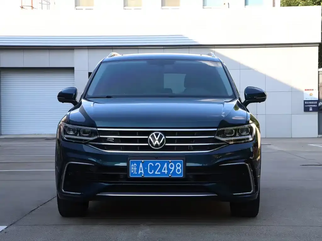 Volkswagen Tiguan L — фото 8