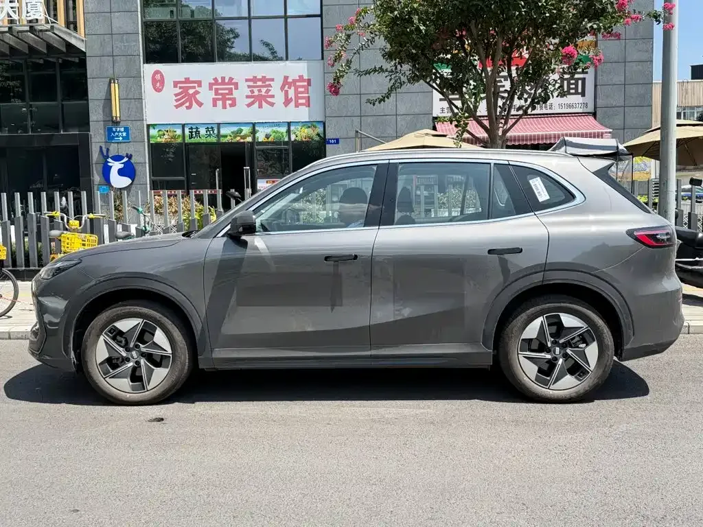 Geely Galaxy E5 — фото 10