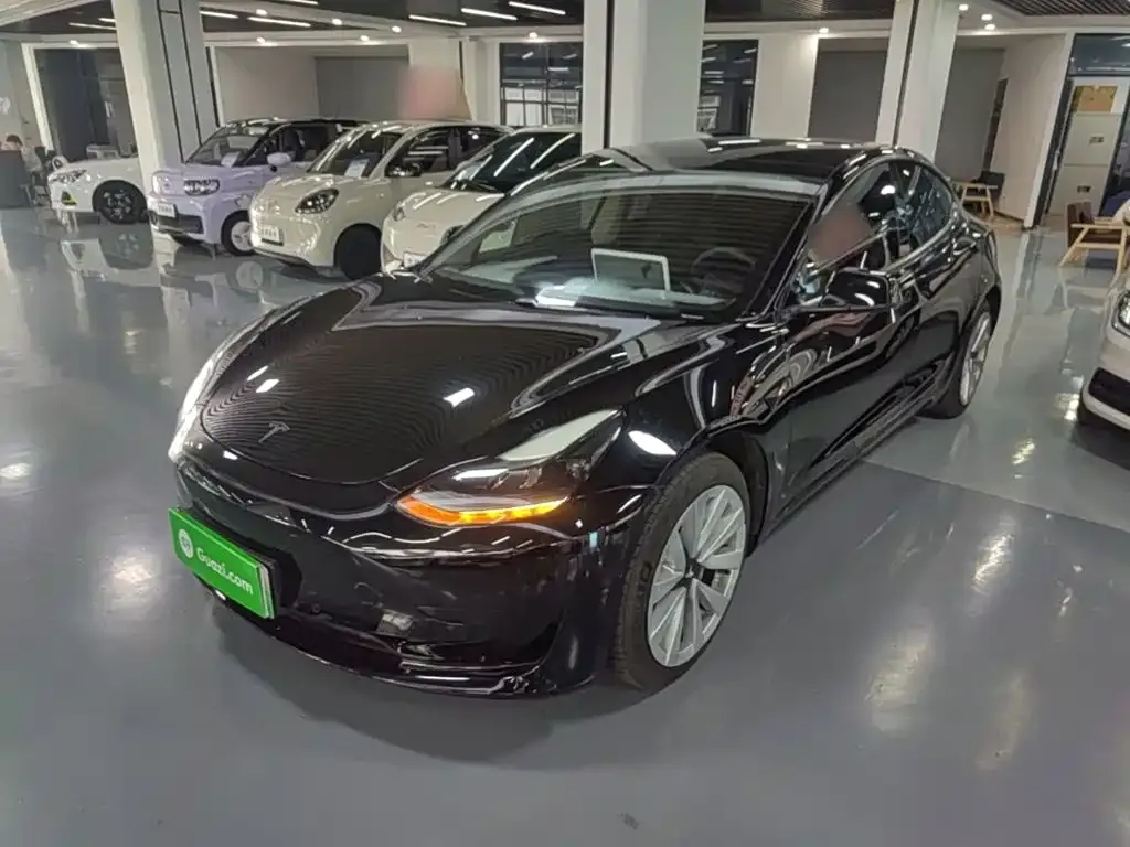 Tesla Model 3 — фото 10
