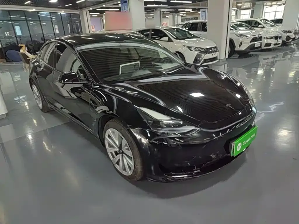 Tesla Model 3 — фото 4