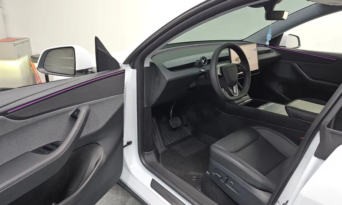 Tesla Model Y — фото 6