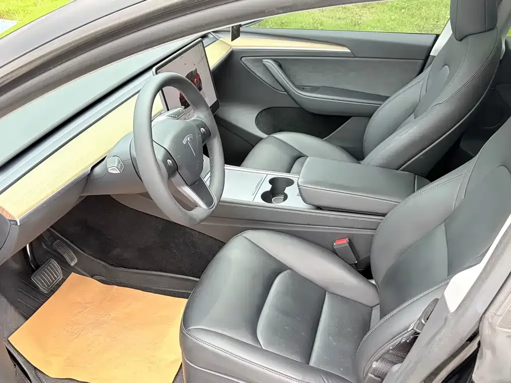 Tesla Model Y — фото 2