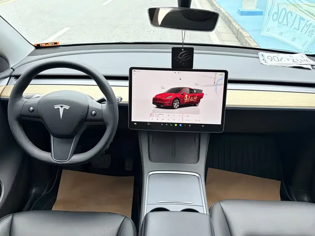 Tesla Model Y — фото 3