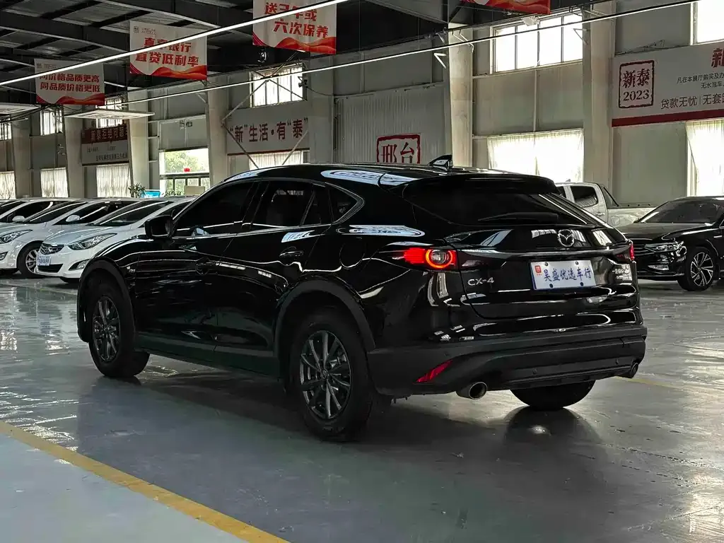 Mazda CX-4 2022 из CN, фото 2