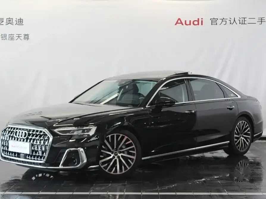 Audi A8 — фото 1