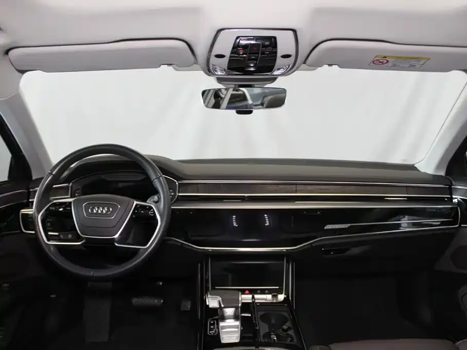 Audi A8 — фото 7