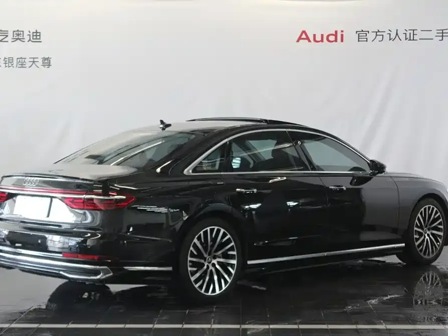 Audi A8 — фото 8