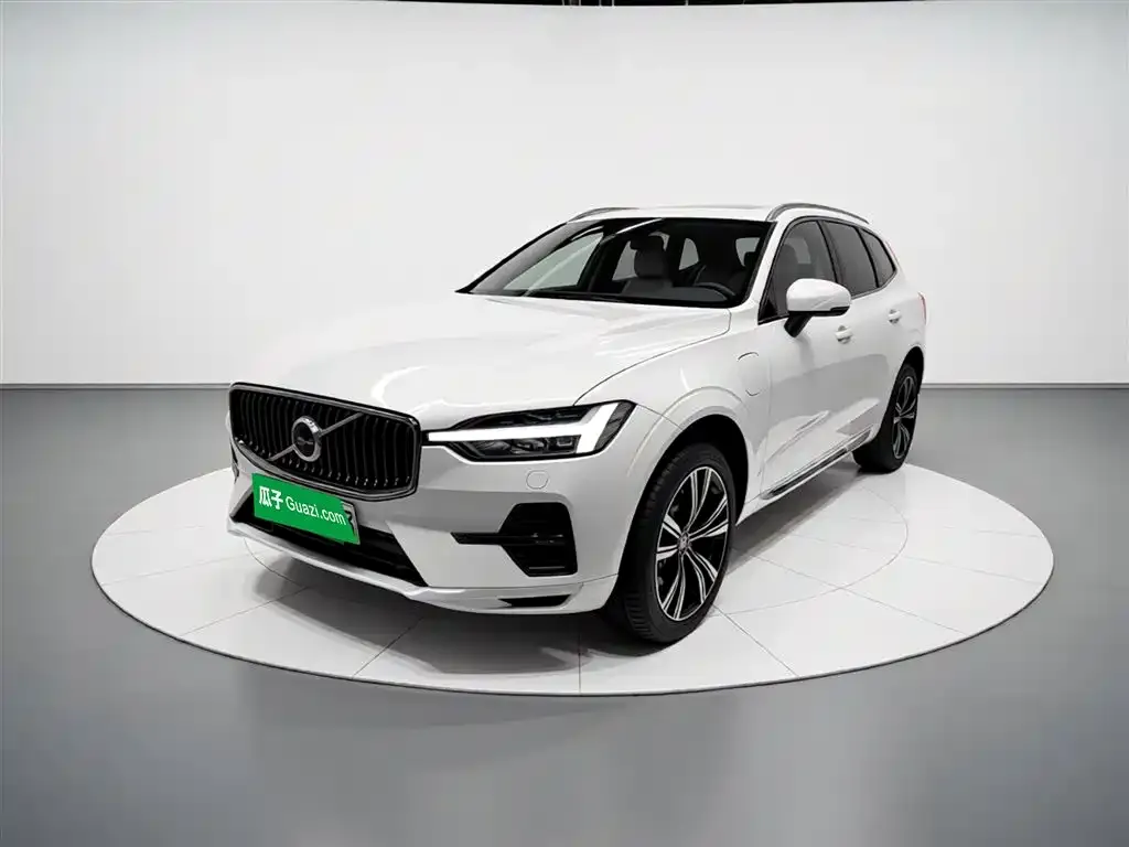 Volvo XC60 PHEV — фото 1