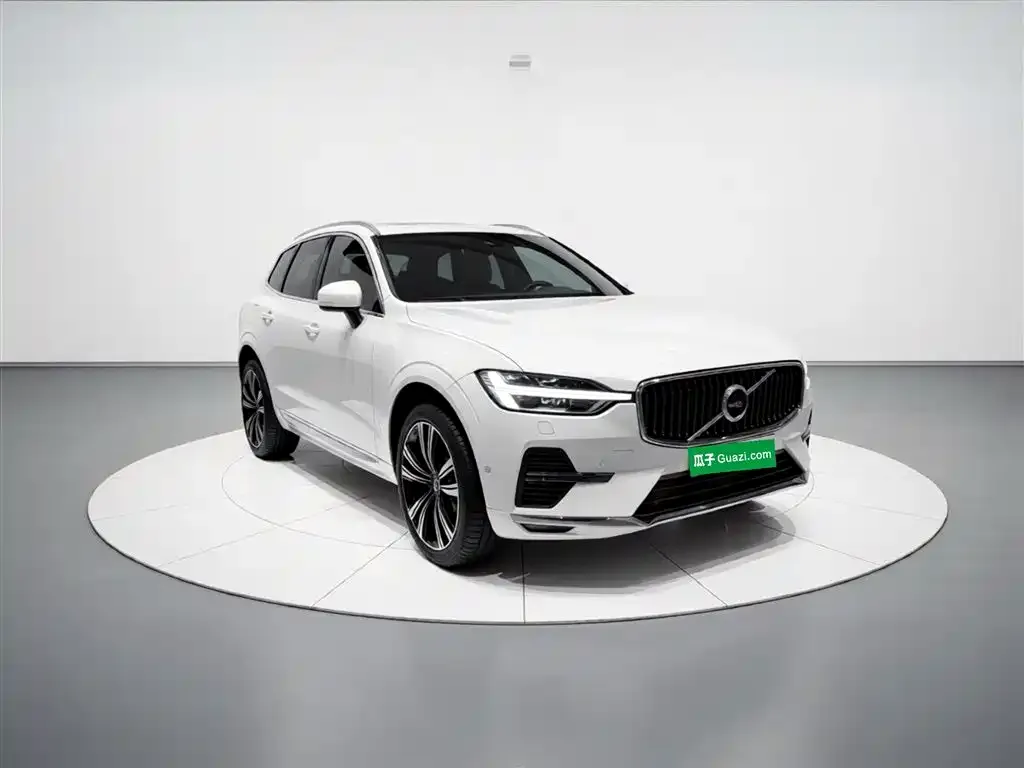 Volvo XC60 PHEV — фото 4