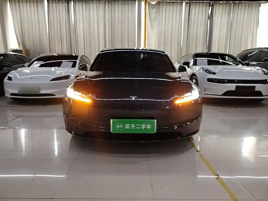 Tesla Model 3 — фото 3