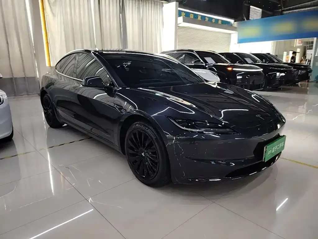 Tesla Model 3 — фото 5