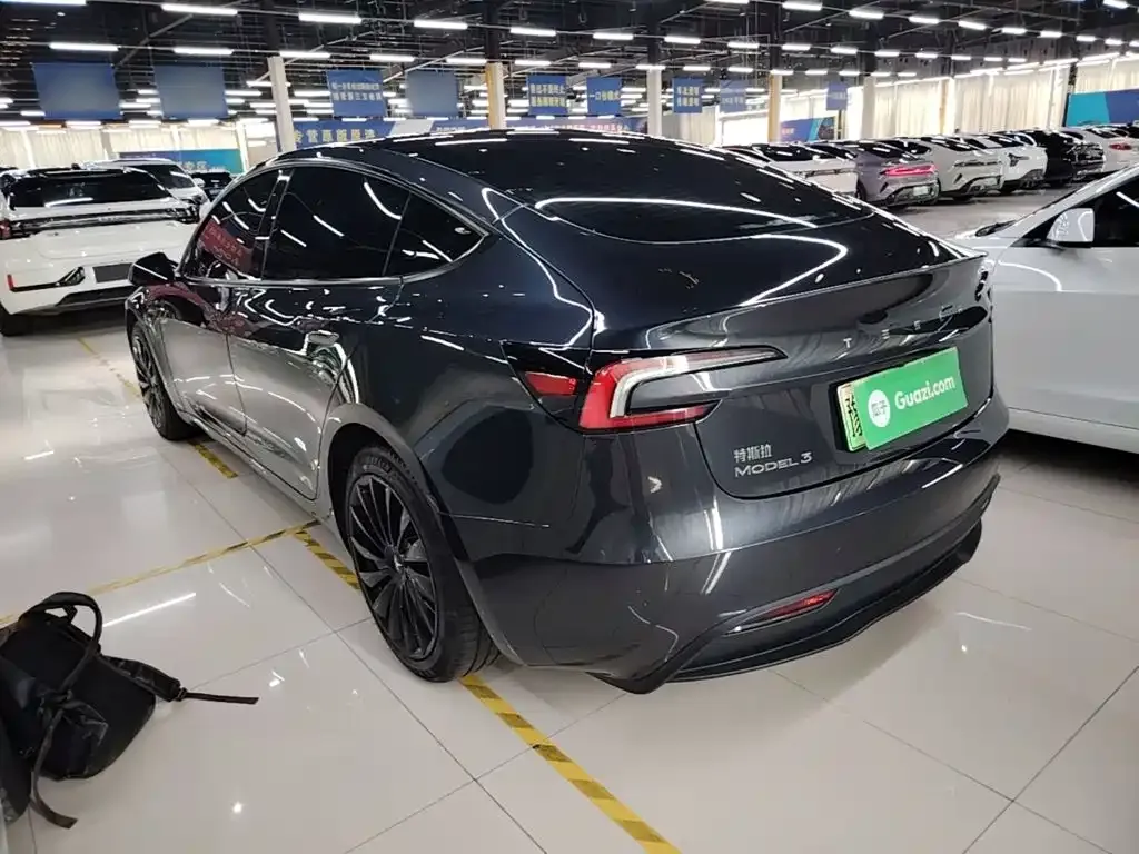 Tesla Model 3 — фото 4