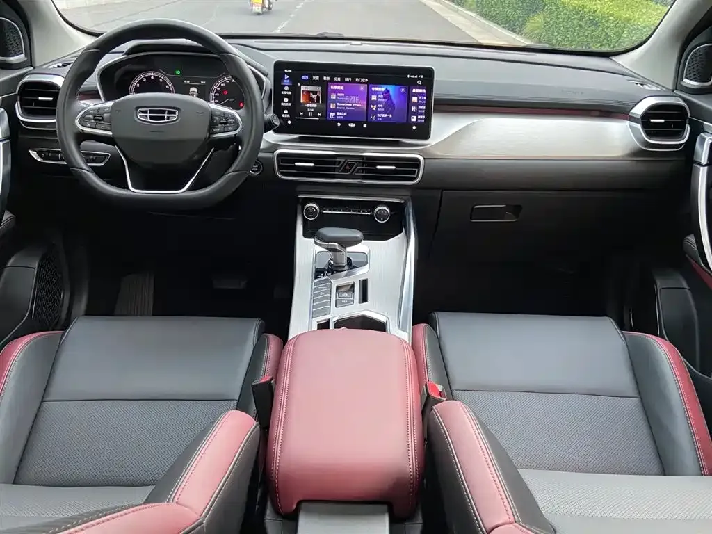 Geely Binyue — фото 10