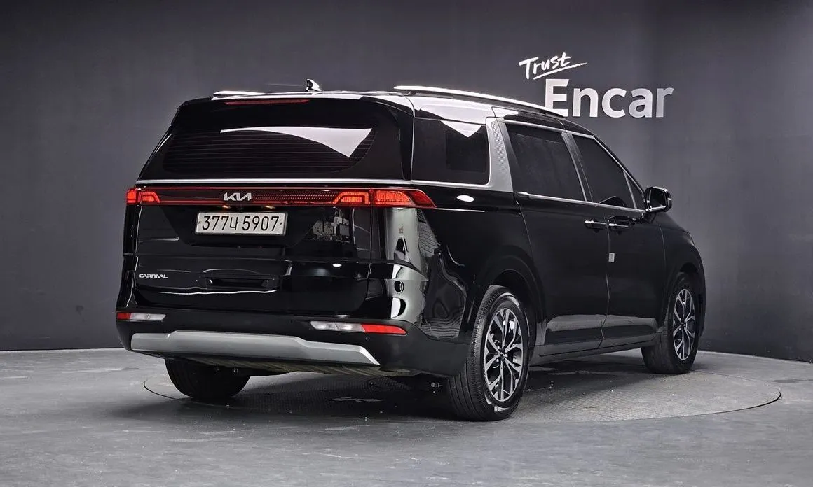 Kia Carnival — фото 6