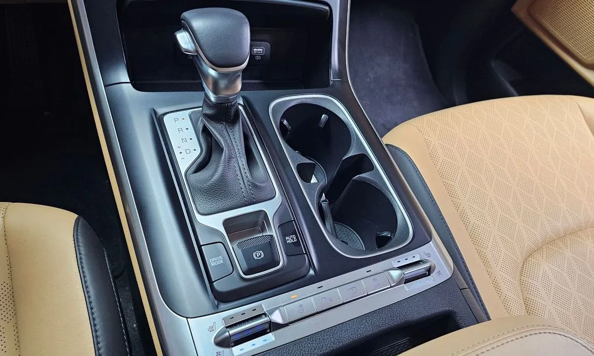 Kia Carnival — фото 10