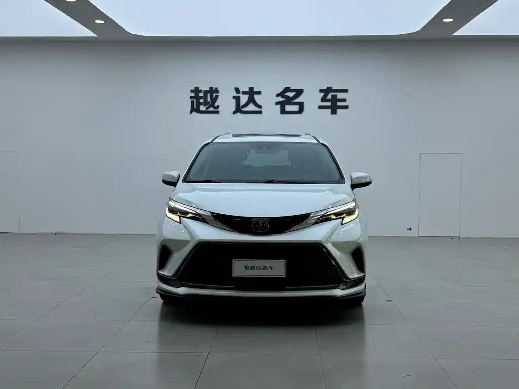 Toyota Granvia — фото 9
