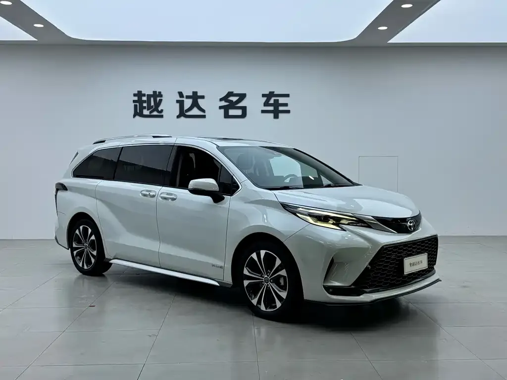 Toyota Granvia — фото 3