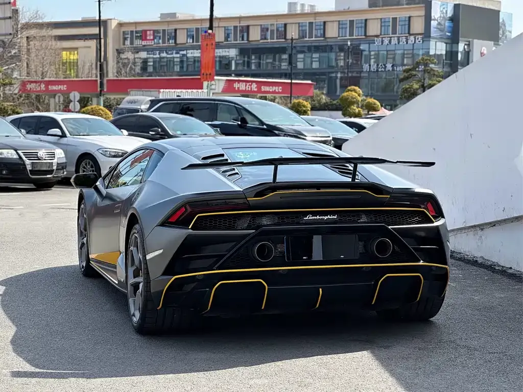 Lamborghini Huracan — фото 7