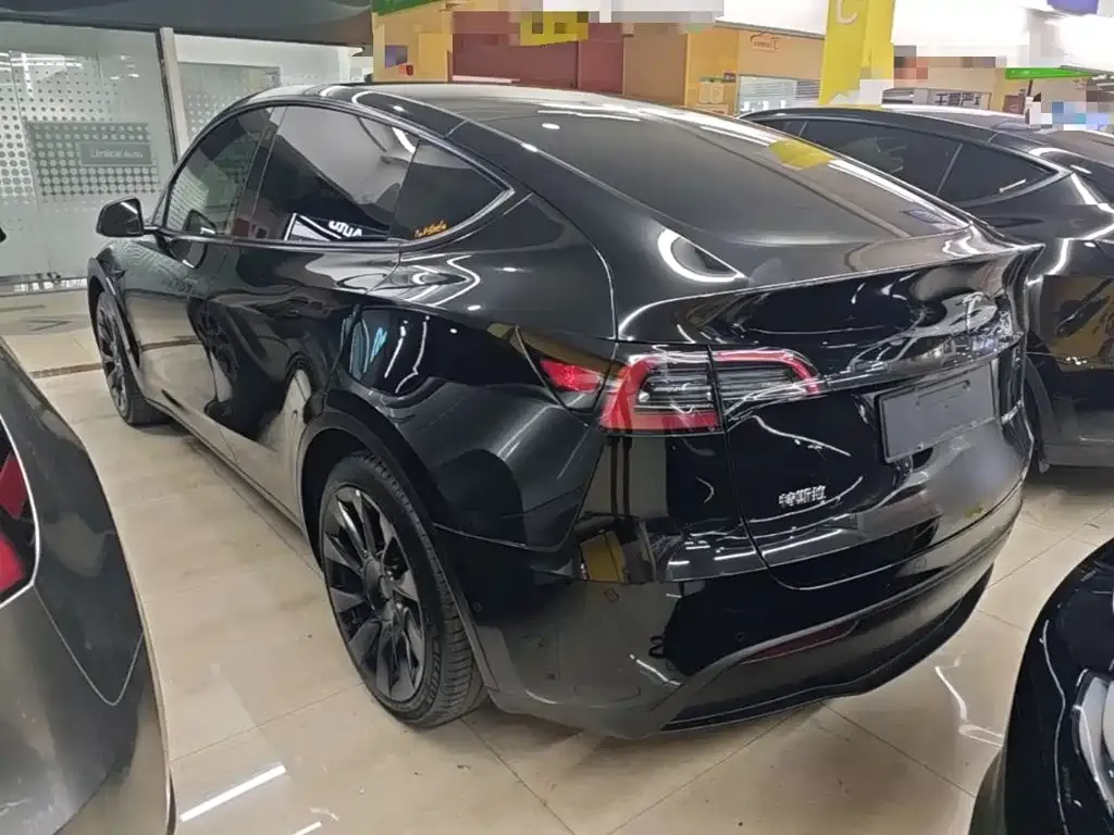 Tesla Model Y — фото 7