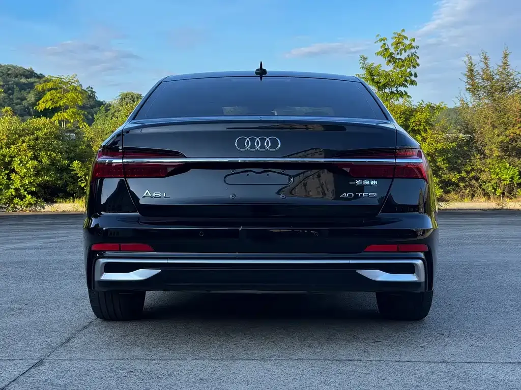 Audi A6L — фото 10