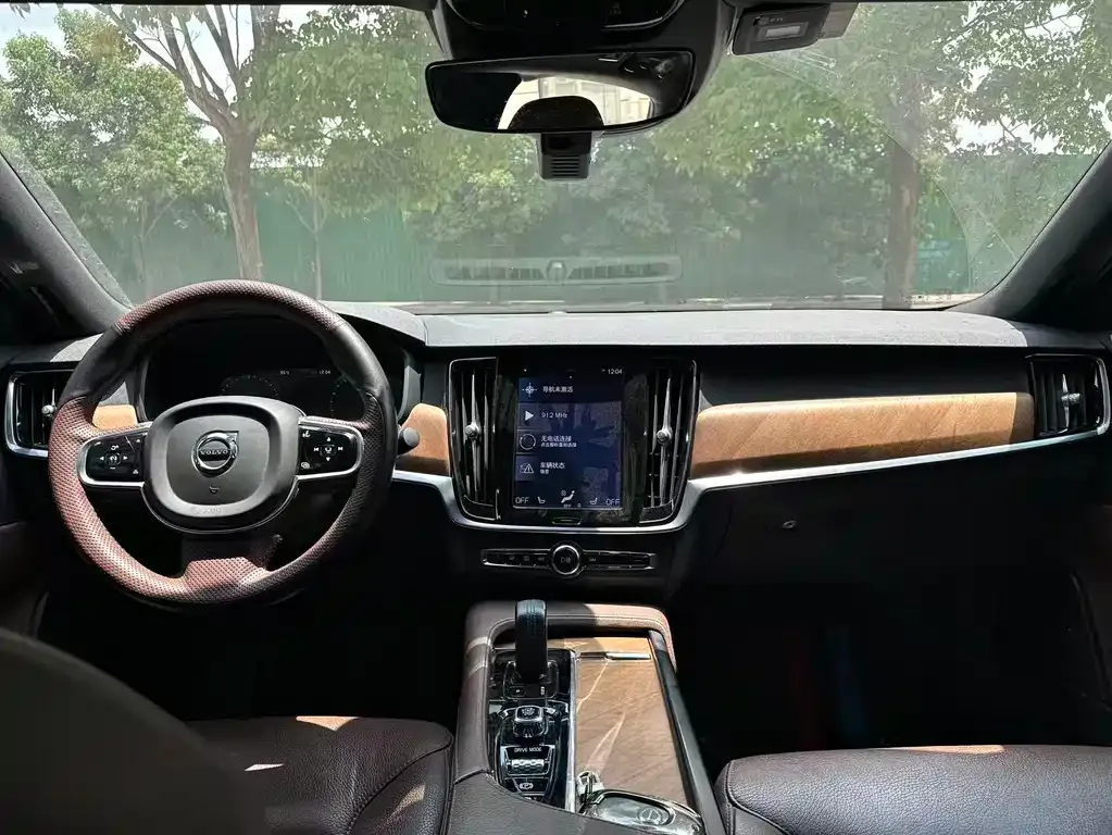 Volvo S90 — фото 3
