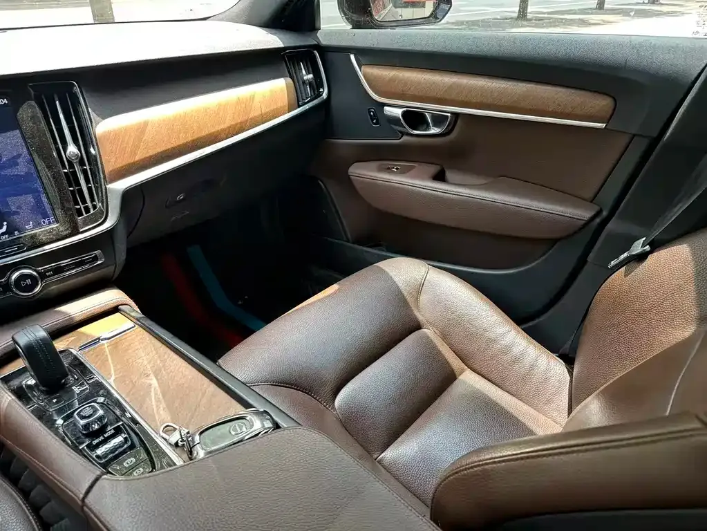 Volvo S90 — фото 8