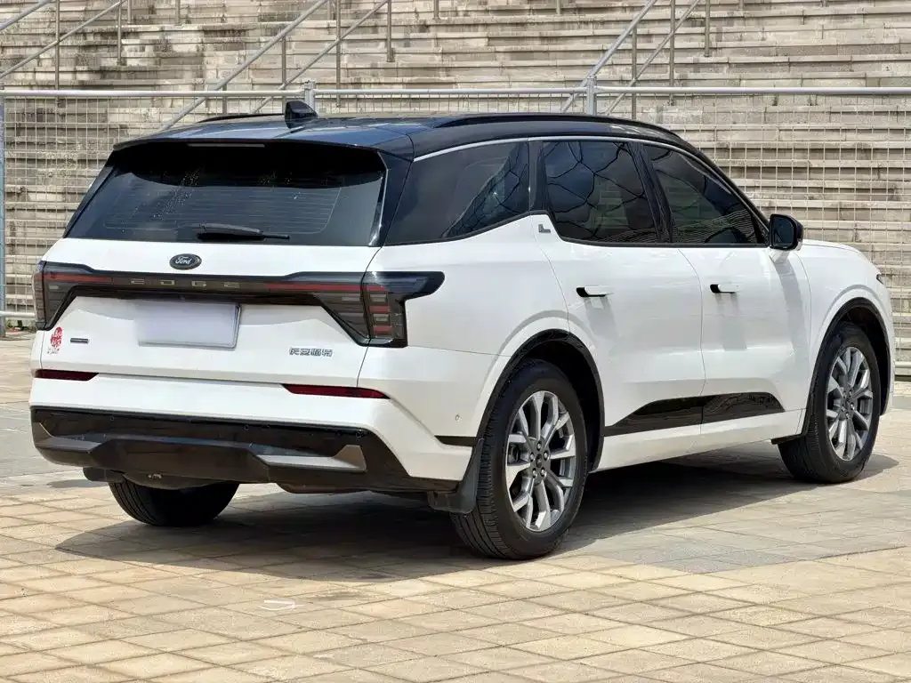 Ford Edge — фото 5