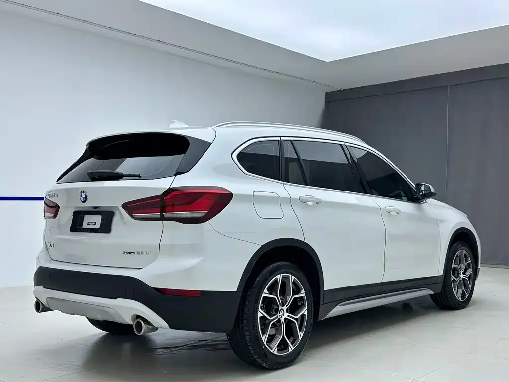 BMW X1 — фото 9