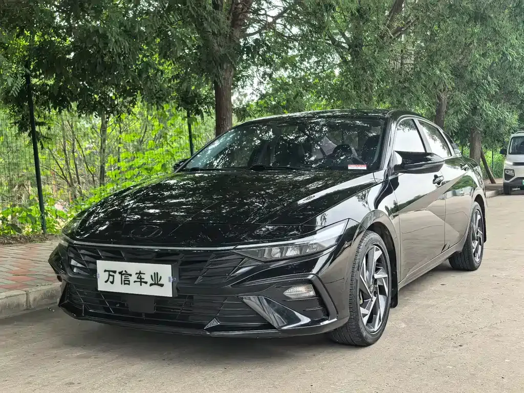 Hyundai Elantra — фото 7