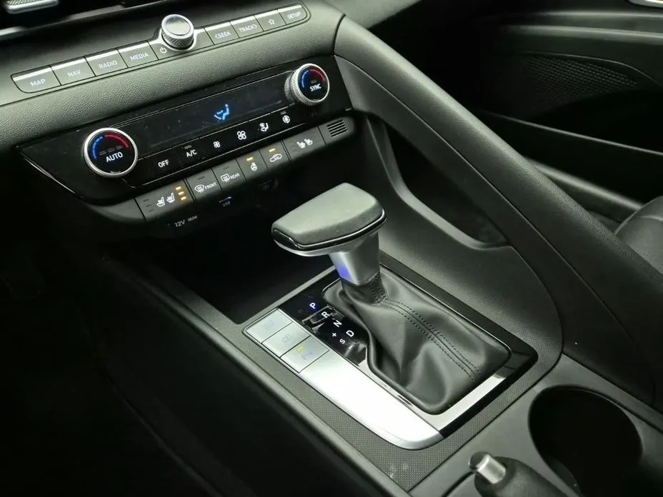 Hyundai AVANTE — фото 9