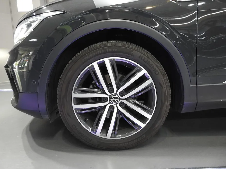 Volkswagen Tiguan 2021 из KR, фото 3
