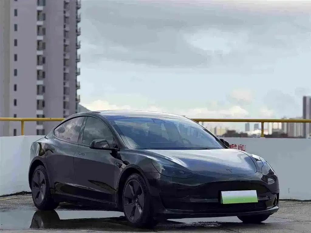 Tesla Model 3 — фото 3