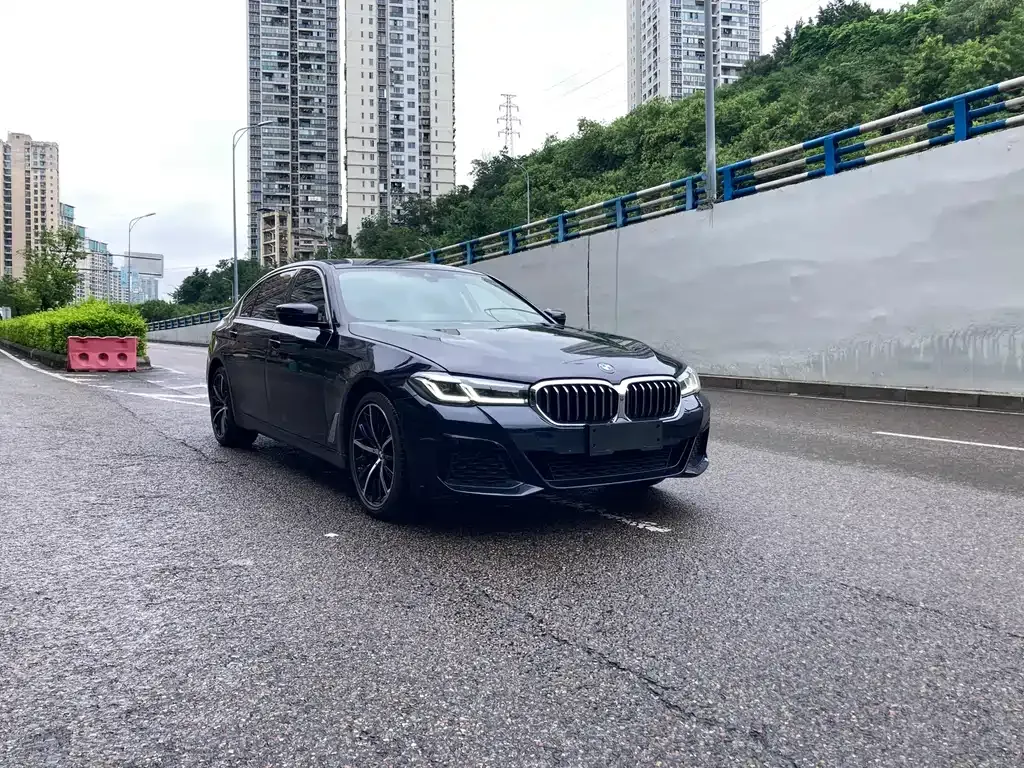 BMW 5 Series — фото 10