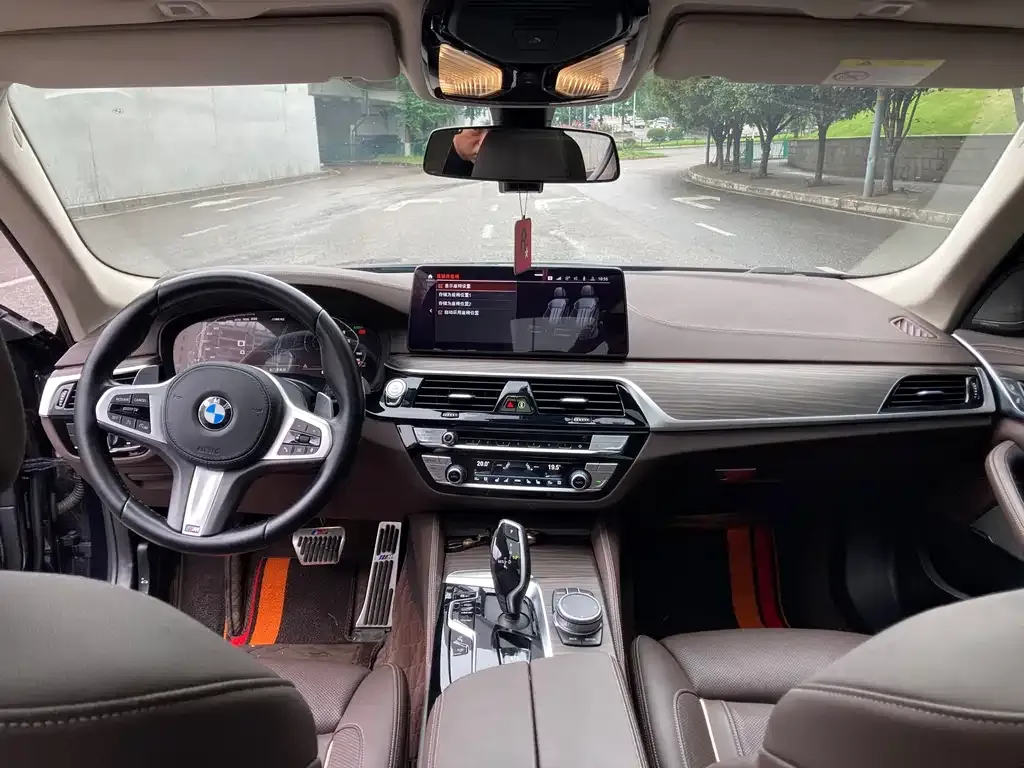 BMW 5 Series — фото 3
