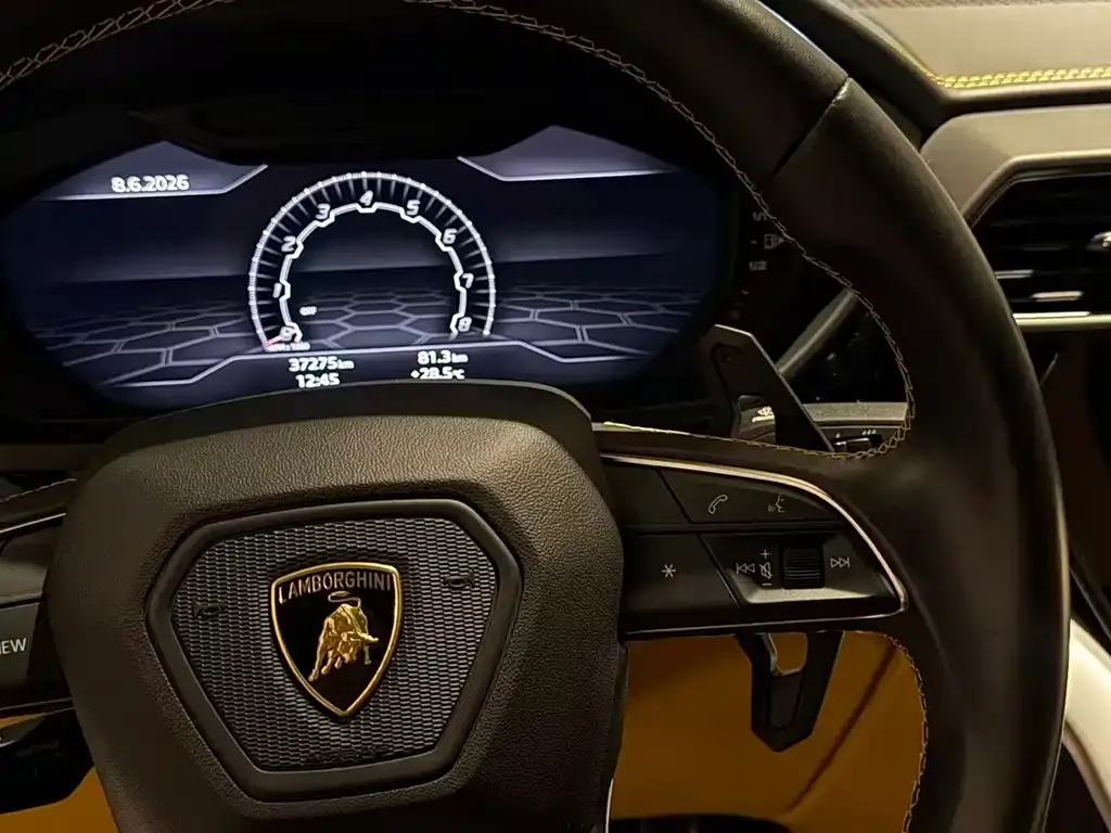 Lamborghini Urus — фото 3