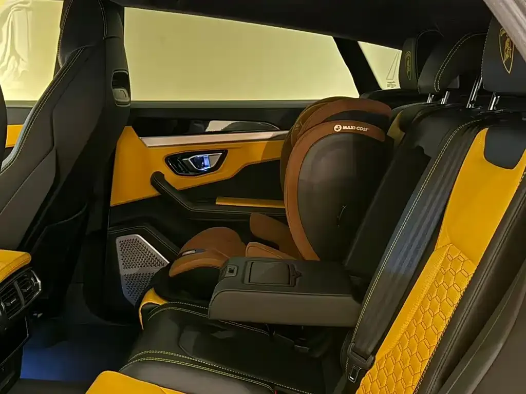Lamborghini Urus — фото 2