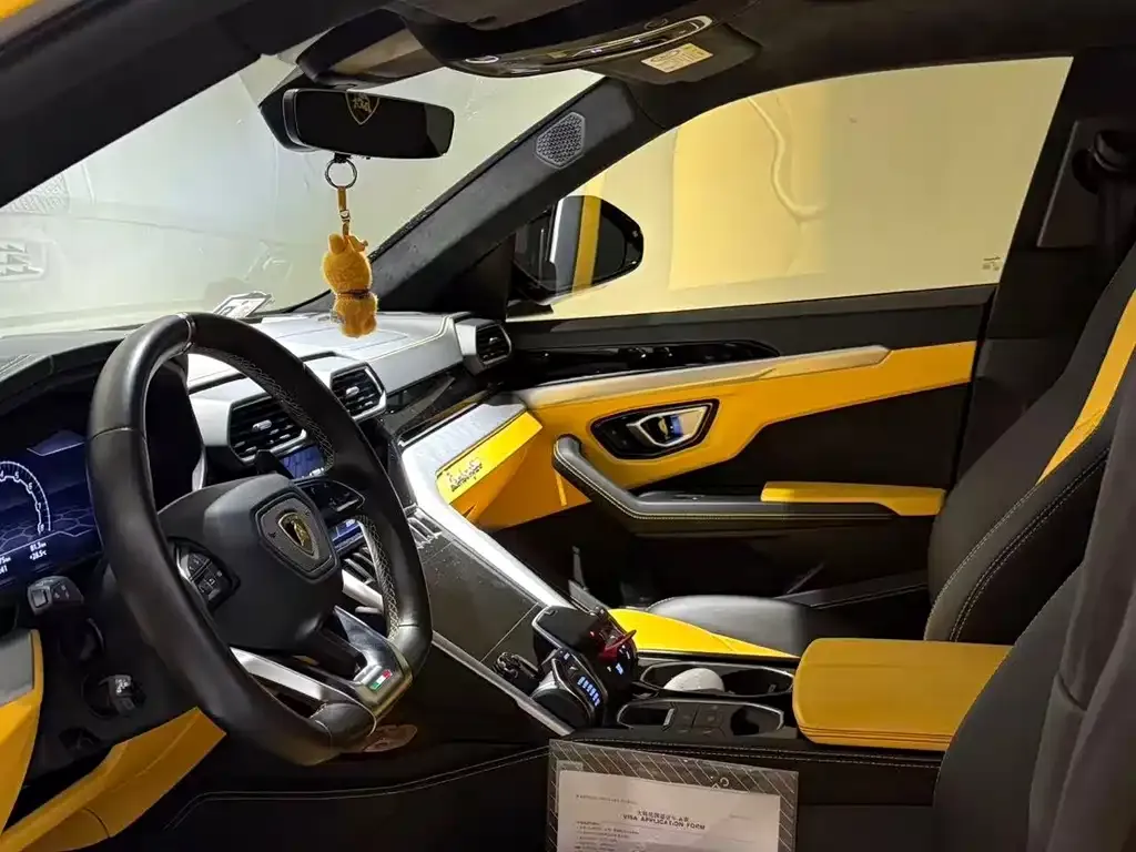 Lamborghini Urus — фото 10