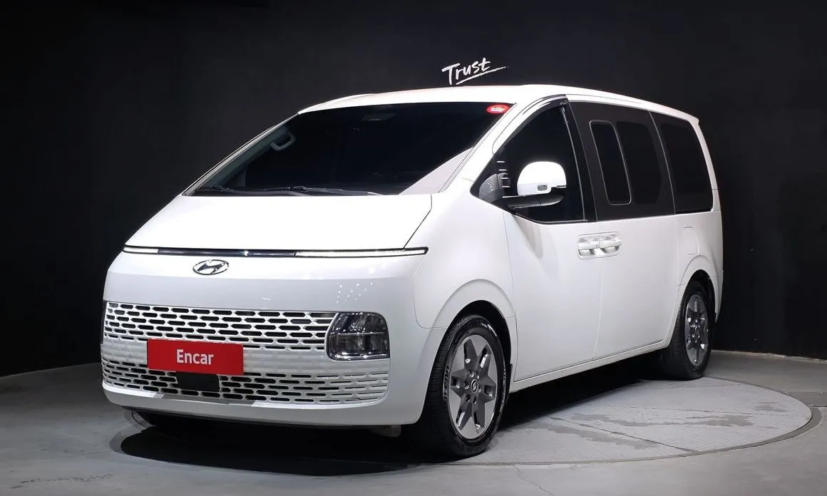 Hyundai Staria — фото 1