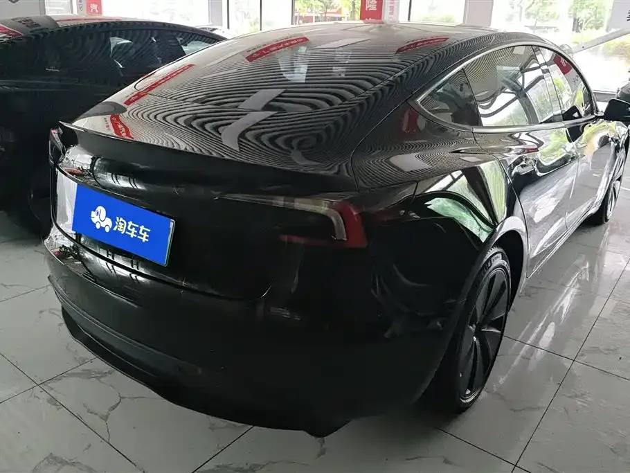 Tesla Model 3 — фото 10
