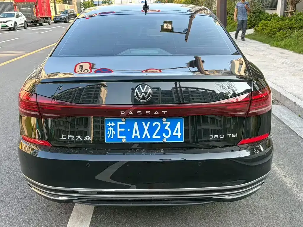 Volkswagen Passat — фото 8