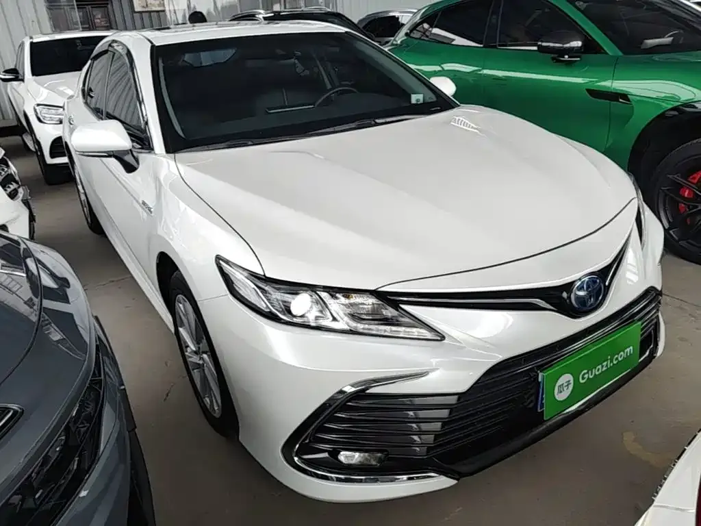 Toyota Camry — фото 8