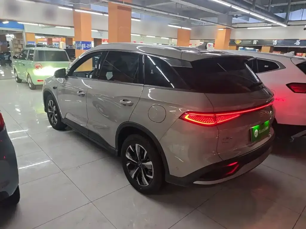 BYD Seal 05 DM-i — фото 6