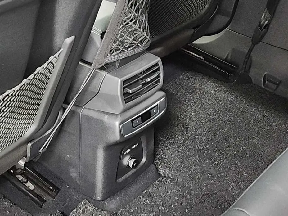 Audi Q4 e-tron 2024 из KR, фото 10
