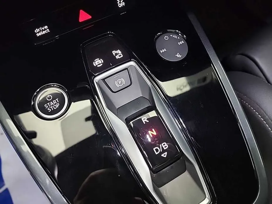 Audi Q4 e-tron 2024 из KR, фото 4